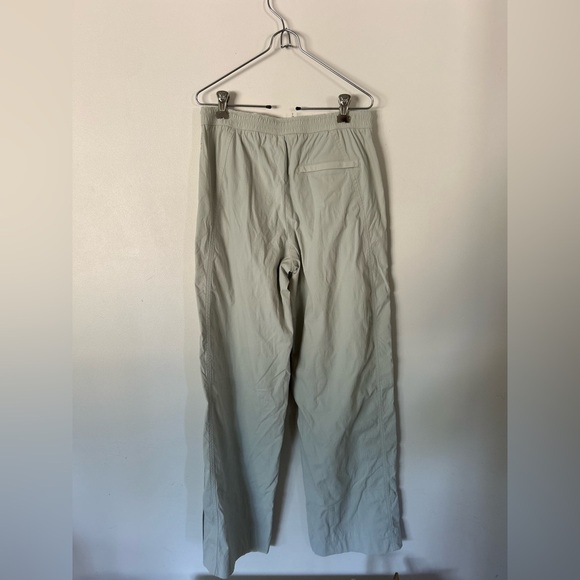 Athleta TREKKIE HIGH RISE PARACHUTE PANT Size 2 Celadon Tint - Picture 6 of 6